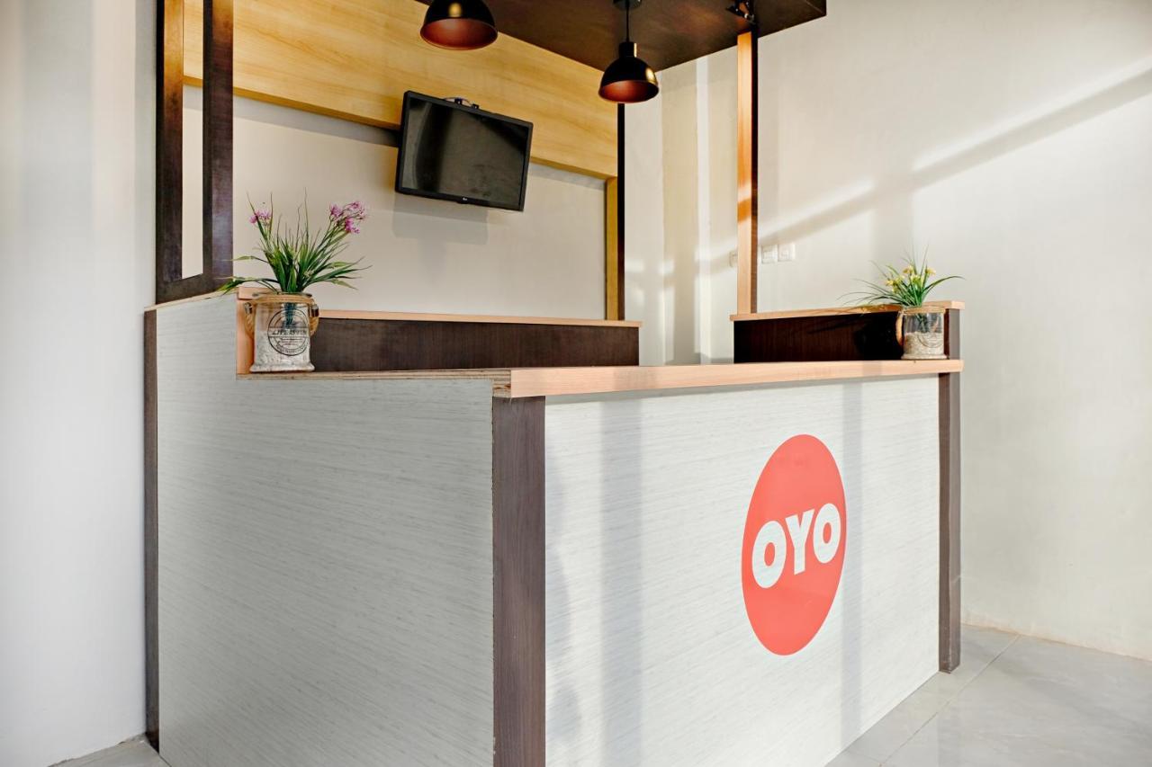 ホテル Oyo 2756 アナタ マカッサル エクステリア 写真