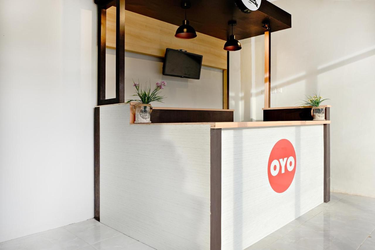 ホテル Oyo 2756 アナタ マカッサル エクステリア 写真
